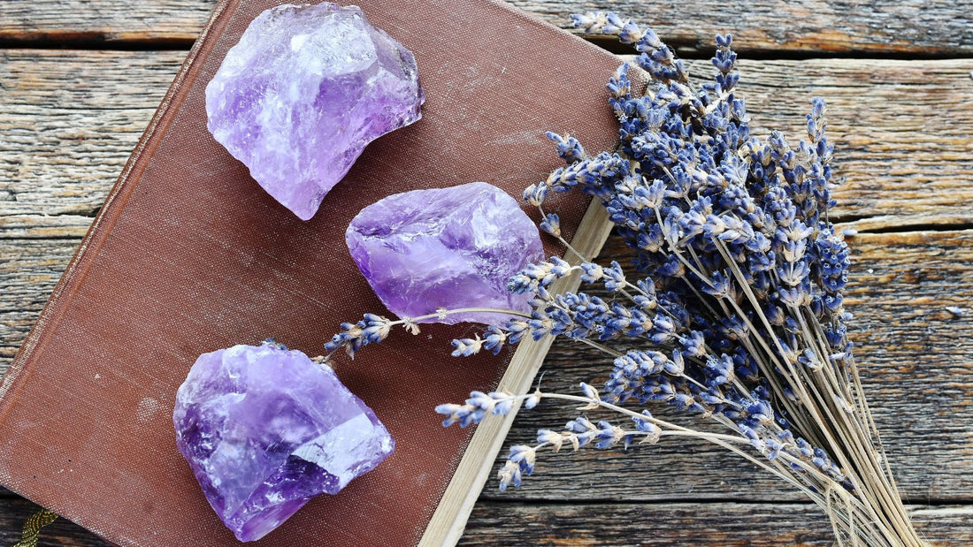 The Complete Amethyst Guide: Properties, Benefits, Uses & Meaning